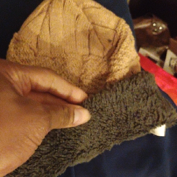 #109!Cozy Tan and Brown Knit Hat Set - Picture 7 of 9